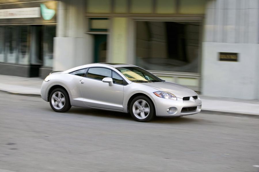  Mitsubishi Eclipse 2009 года  (фото 34 из 205)